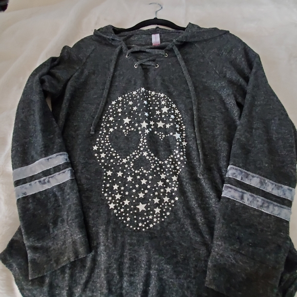 Gray Hoodie With Skull - Picture 8 of 14